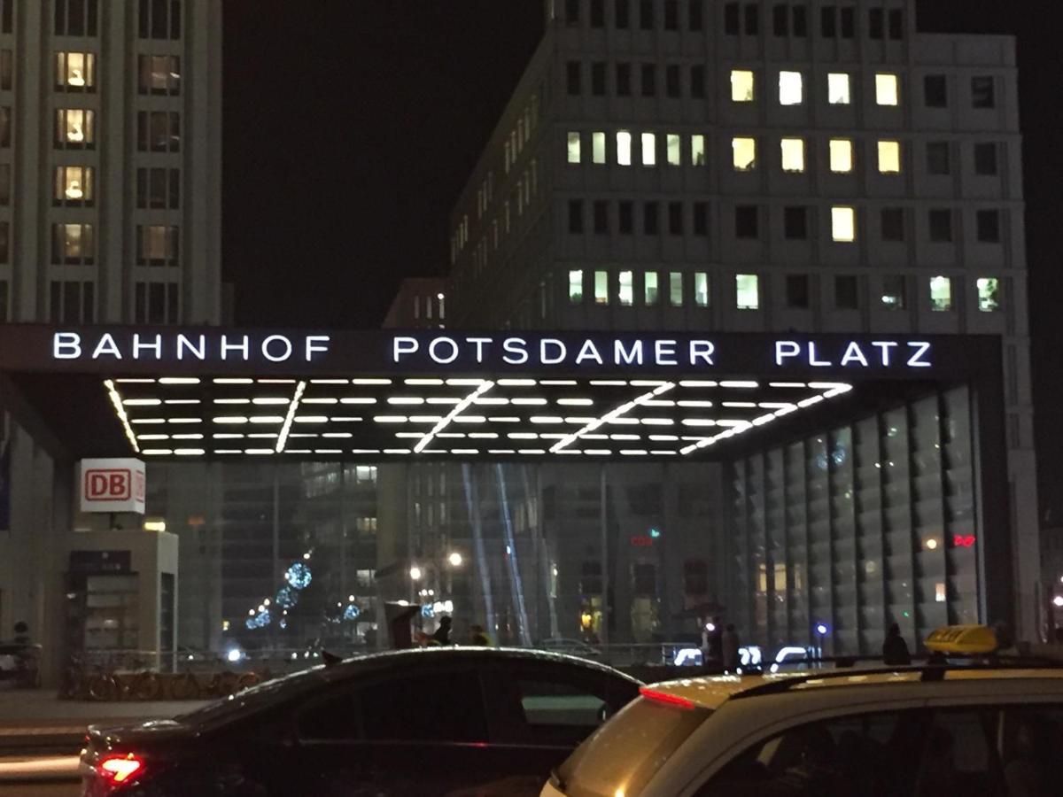 Potsdamer Platz-Top Spot Studio 1 — Photos 1